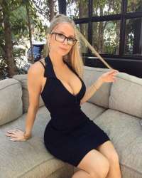 Erdemli'nin Büyüleyici Escort Kızı